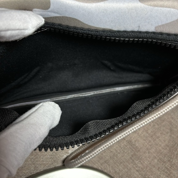 Neoprene Greyson Sahara  Zipper Wristlet - Picture 4 of 4